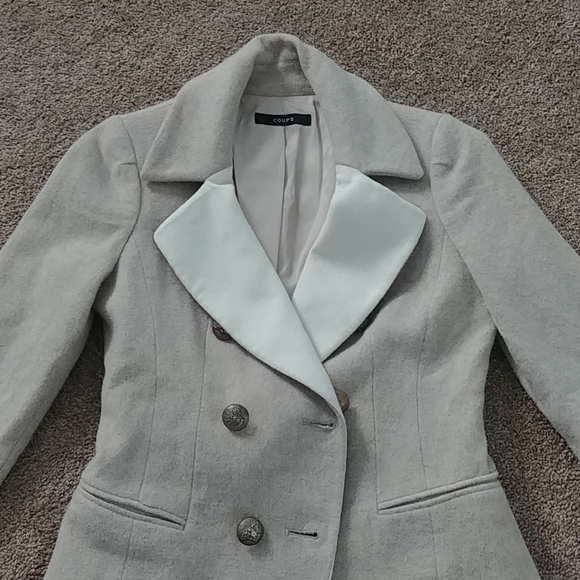 Coat💕 - Picture 2 of 3